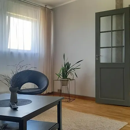 Pihtla Tee Kuelaliskorter 3 Lägenhet *