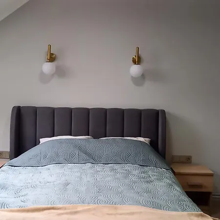 Pihtla Tee Kuelaliskorter 3 *