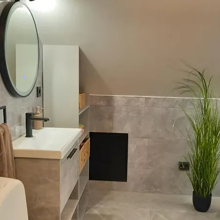 Appartement Pihtla Tee Kuelaliskorter 3
